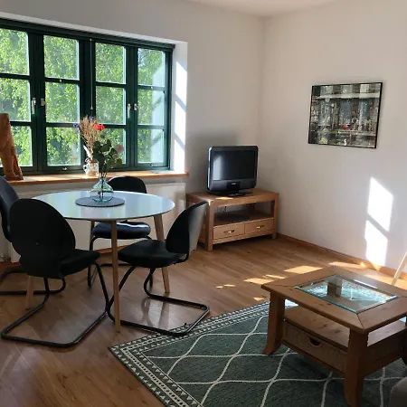 Villenappartement Mit Blick Ins Gruene Am Rande Der Wunderschoenen Altstadt Wismar